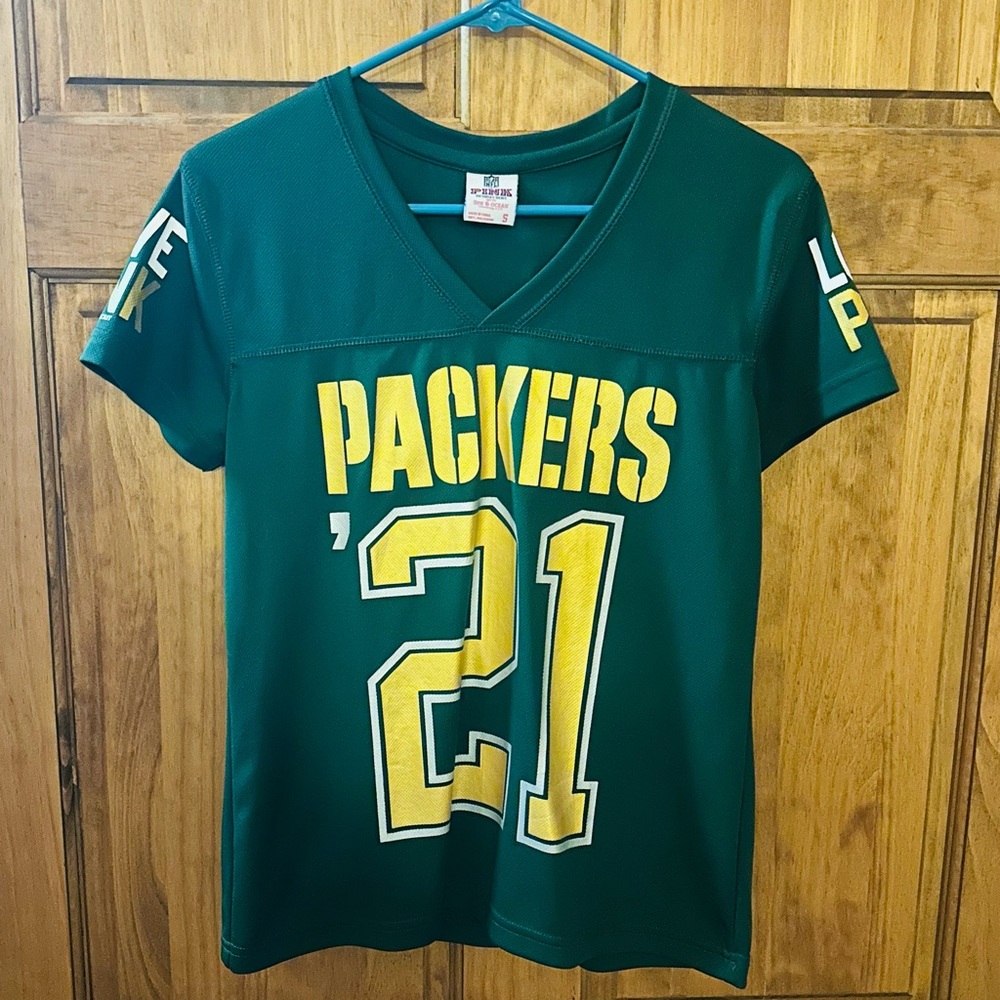 PINK Victoria's Secret Green Bay packers V-Neck Football jersey Tee size small